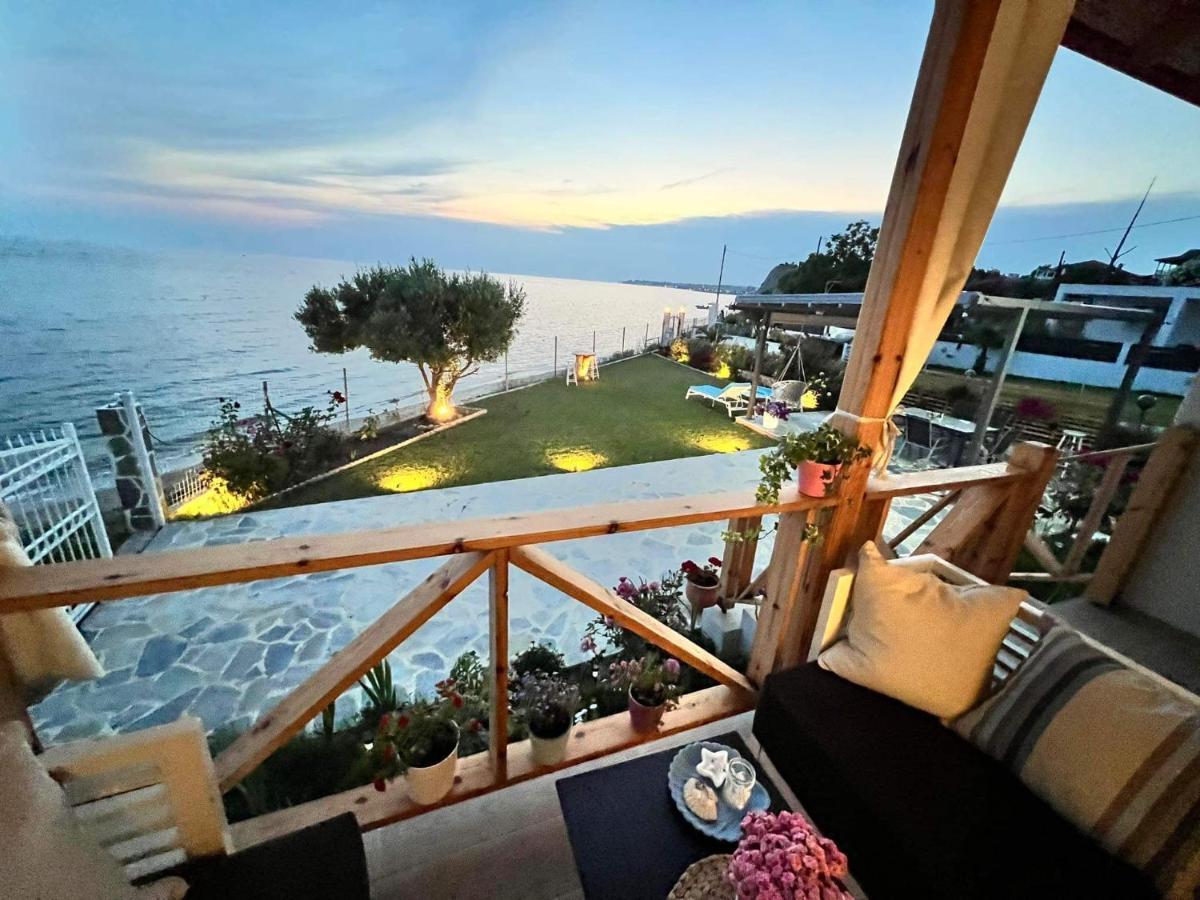 Beachfront Villa Athina Vergia ภายนอก รูปภาพ