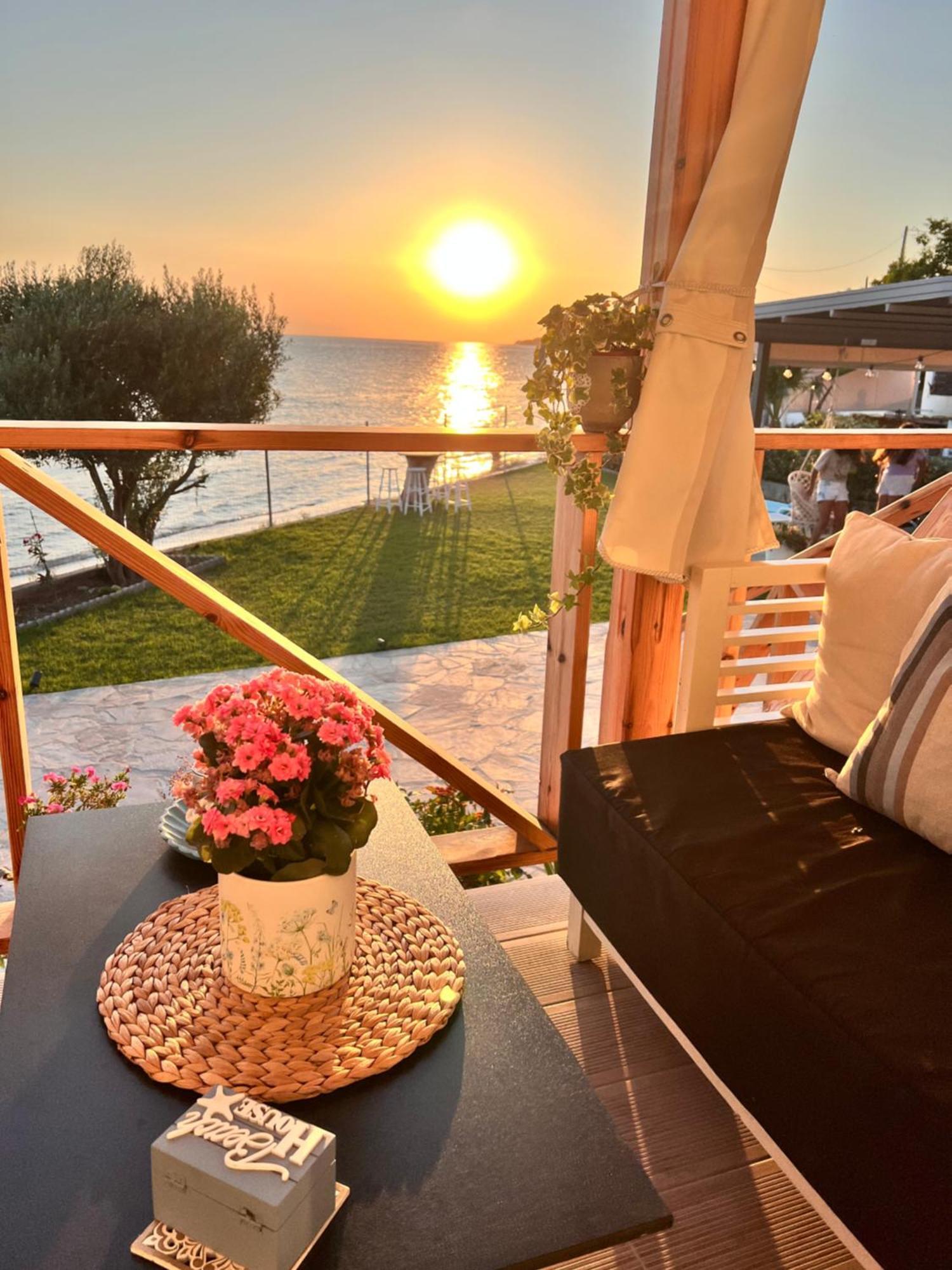 Beachfront Villa Athina Vergia ภายนอก รูปภาพ
