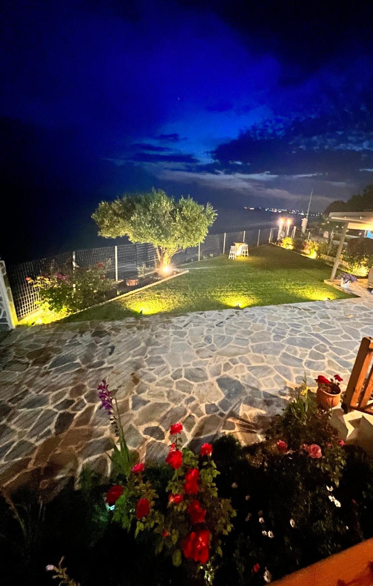 Beachfront Villa Athina Vergia ภายนอก รูปภาพ