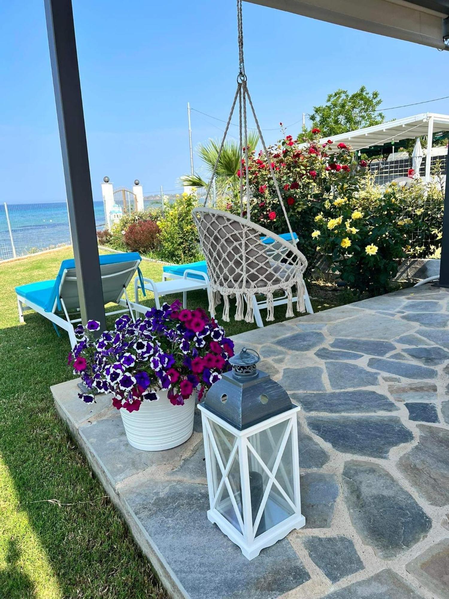 Beachfront Villa Athina Vergia ภายนอก รูปภาพ