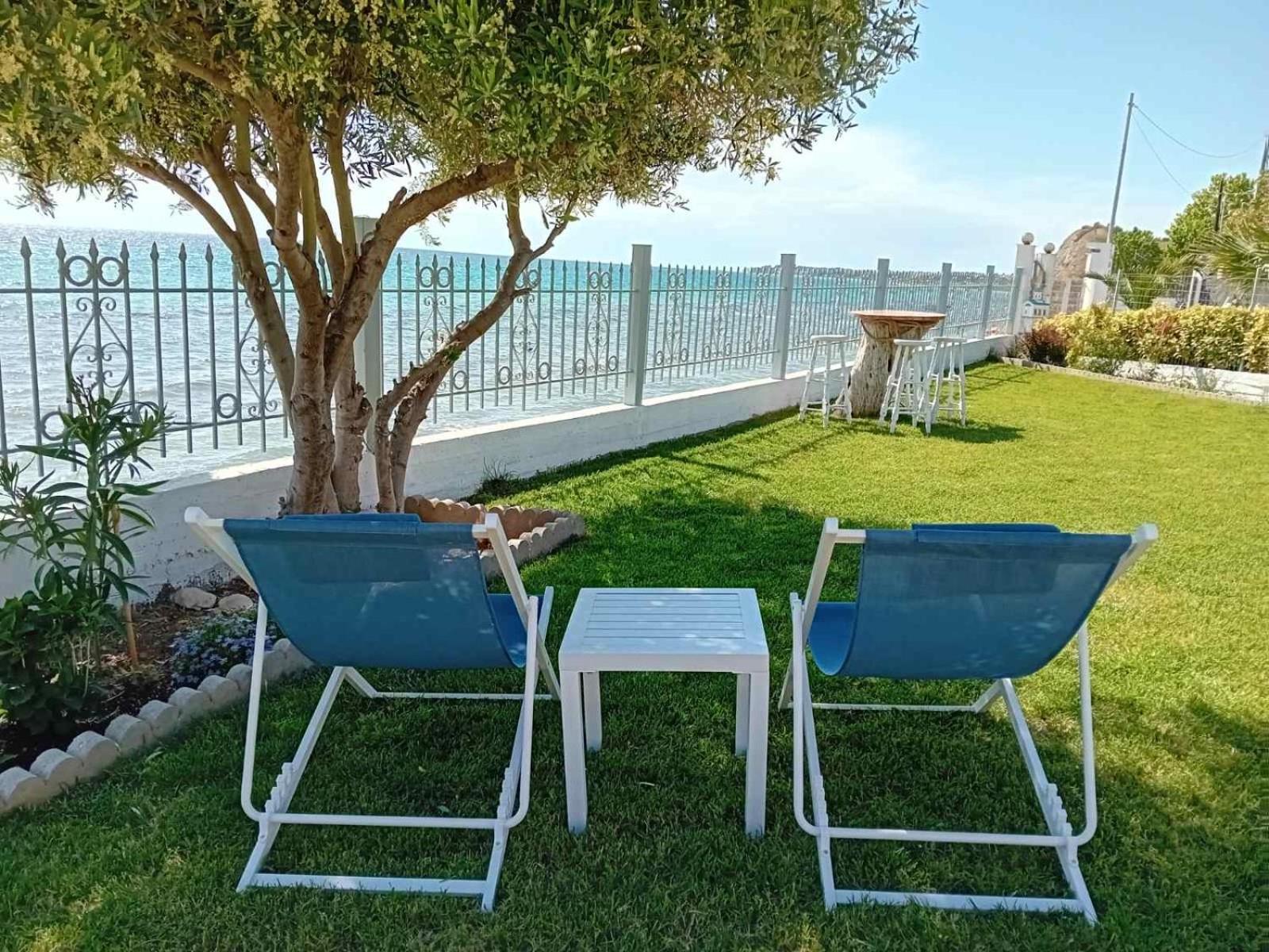 Beachfront Villa Athina Vergia ภายนอก รูปภาพ