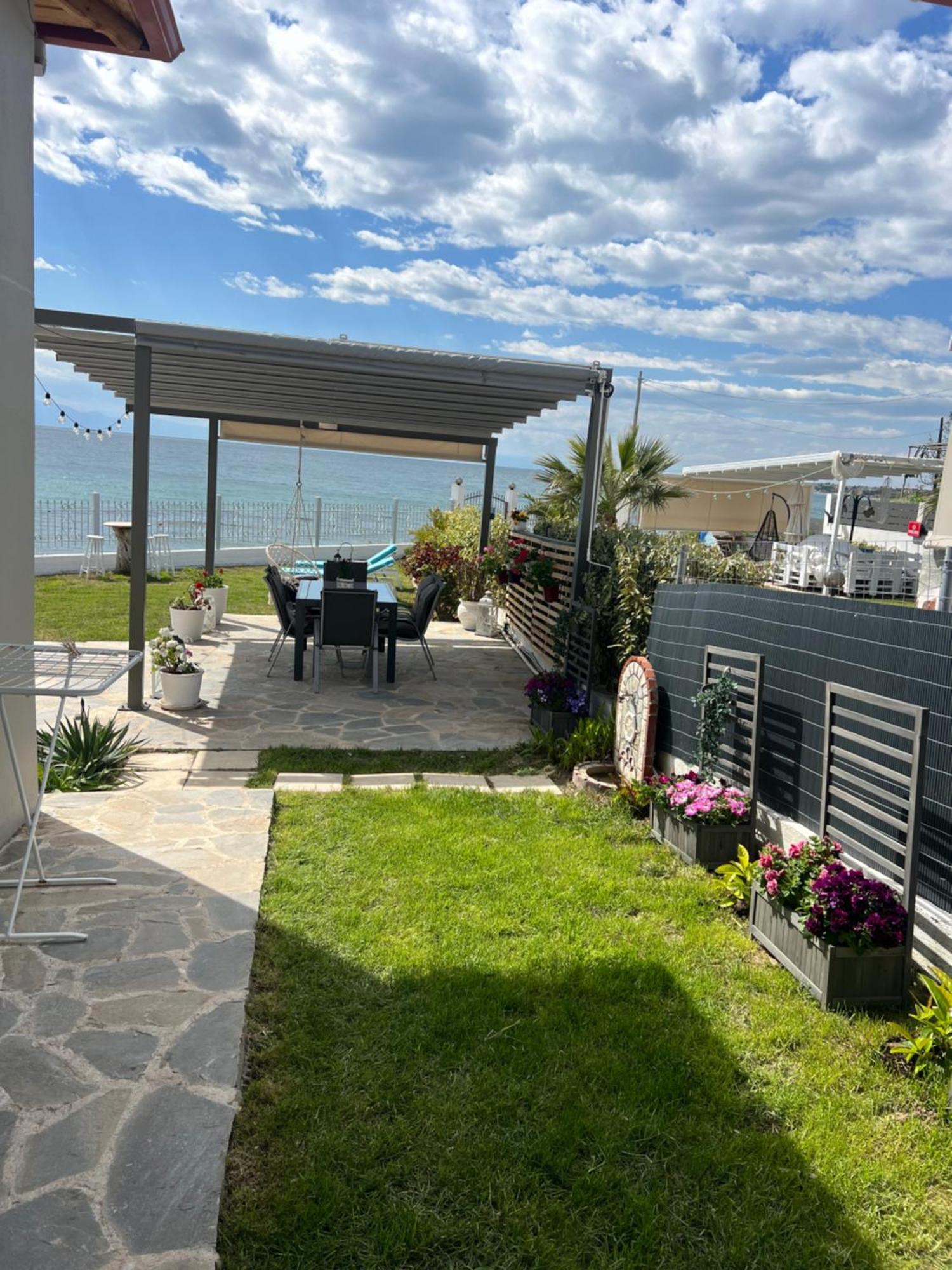 Beachfront Villa Athina Vergia ภายนอก รูปภาพ